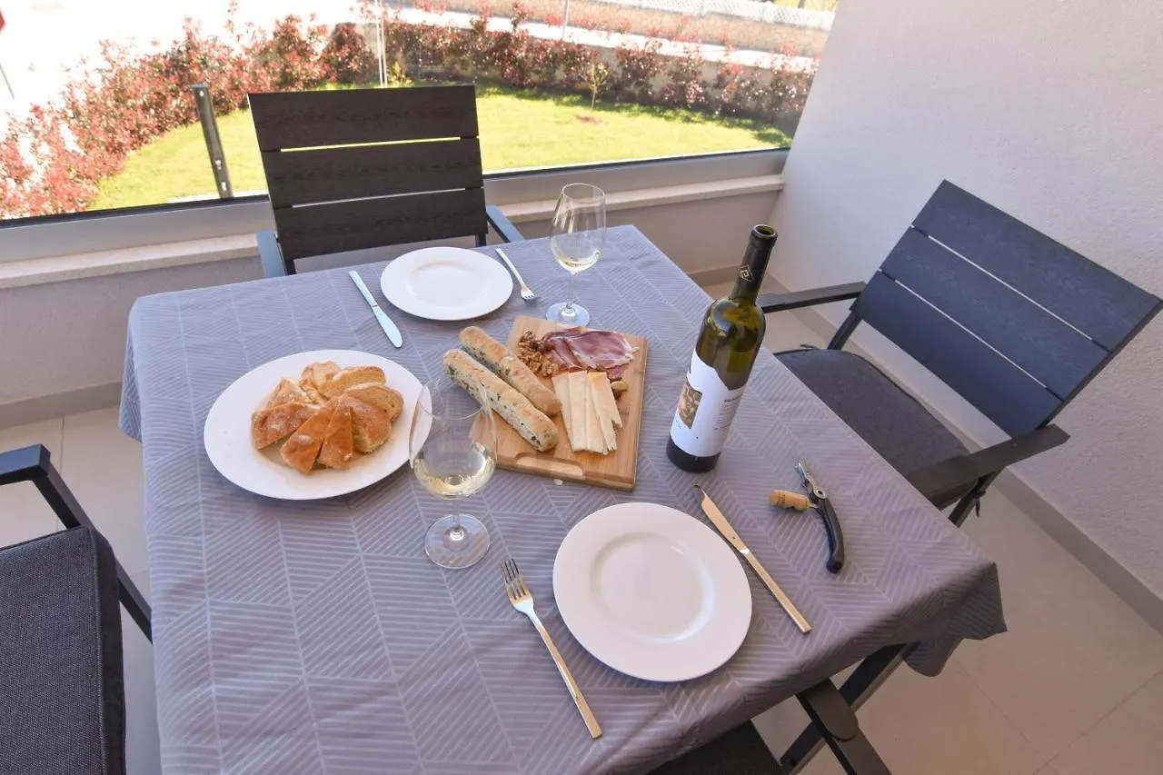 Luxury Apartment Punta With Sea View And Swimming Pool Premantura