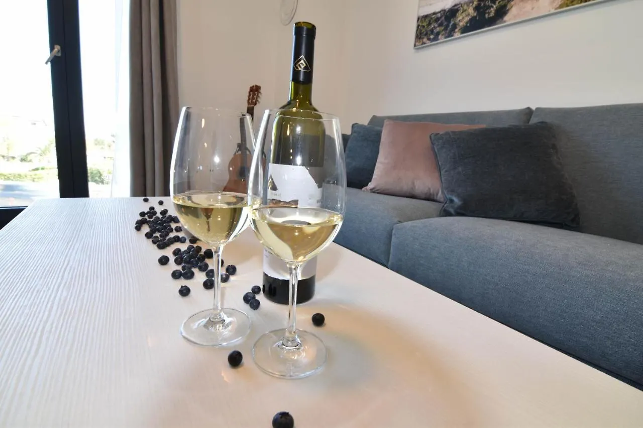 Luxury Apartment Punta With Sea View And Swimming Pool Premantura